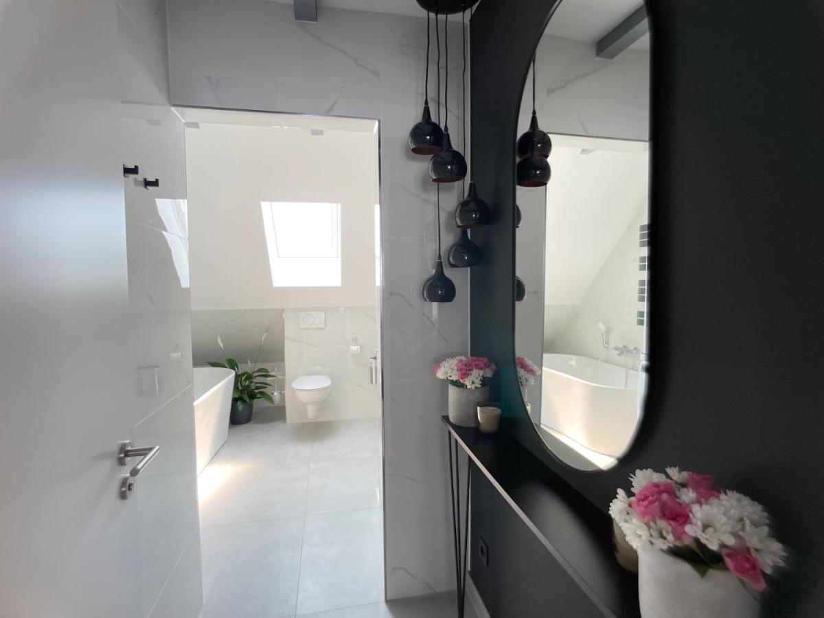 M-Style 04 Apartment Mit Balkon Und Gasgrill, 24H Self-Check-In, Free Parking, Netflix Nürnberg Dış mekan fotoğraf